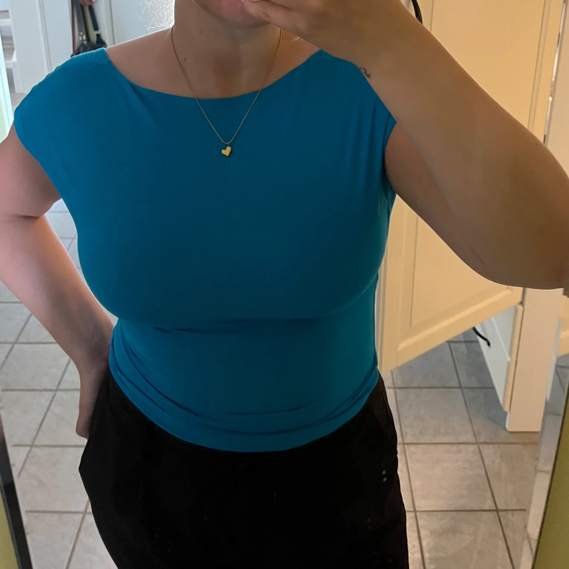Blå topp m djup rygg🦋 - 91