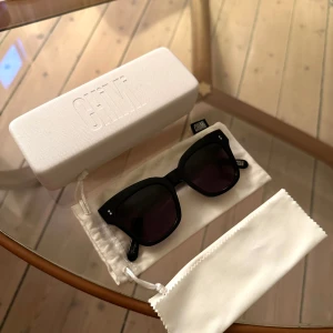 Chimi Solglasögon - Solglasögon från Chimi. Nypris 1350 kr. Fodral och putsduk ingår.