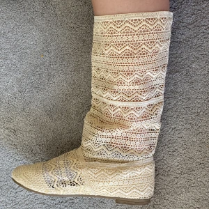 Boots - TRYCK INTE PÅ KÖP DIREKT SKRIV INNAN!!!!Säljer dehär jätte fina sommarboots perfekt om du går för en somrig vibe