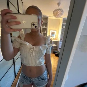 Supersöt sommartopp! - En så fin topp nu till sommaren! Inga defekter eller tecken på användning❤️skriv för fler frågor❣️❣️