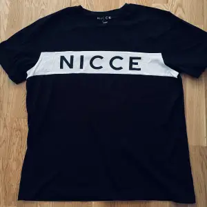 Helt ny t-shirt från Nicce London. Aldrig använd, aldrig tvättad.  200:-