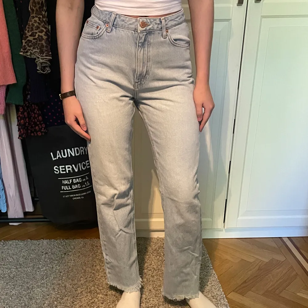 Nakd jeans i storlek 36. Nyskick säljer för att de är för korta för mig, är 175. Jeans & Byxor.
