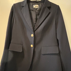 Navy jacket - Only wore once. Fit jacket for size 42