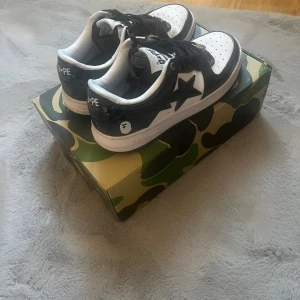 Bape bapesta  - Svarta Bape Bapesta Skick 6/10 Ny pris 5000+kr❌ Mitt pris 699kr✅