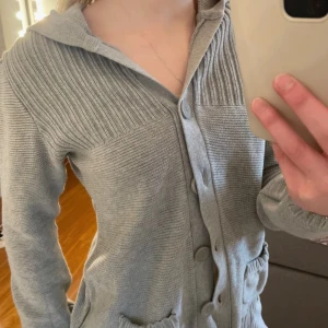 Kofta  - En jättesöt kofta från märket Number One💗💗 Storleken är M men den är mer som S