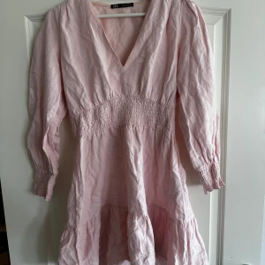 Rosa klänning  - Rosa klänning från zara 