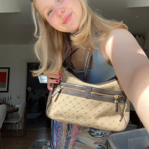 Tommy Hilfiger väska🙌 - superfin!