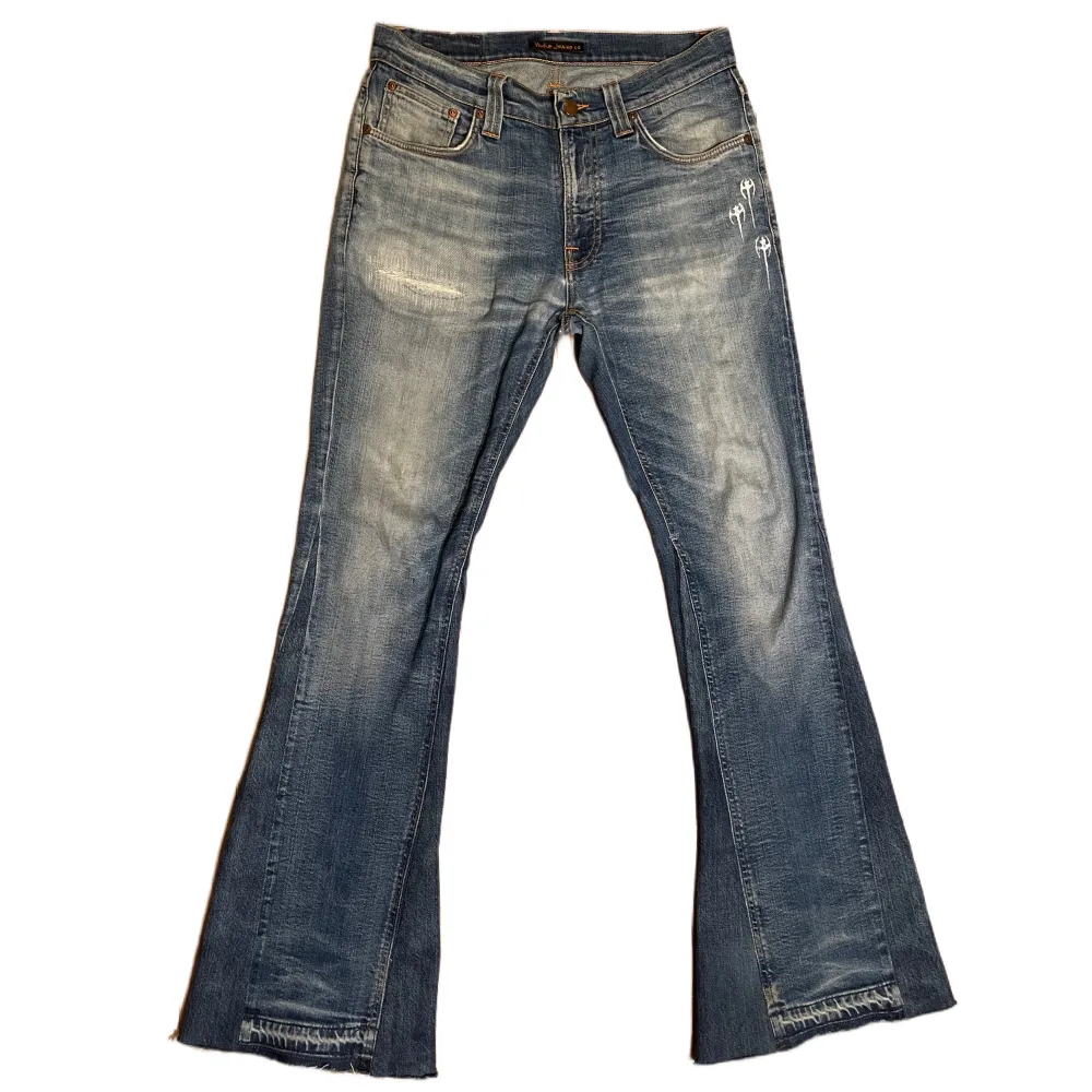 Custom 1:1   - Patchad distressing  , nudie jeans med skön fade. Jeans & Byxor.