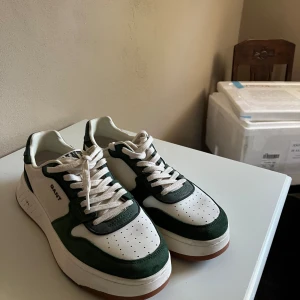 Gant skor - Helt nya gant skor. Använda 3 gånger. Nyttskick och väldigt fina passar bra med allt.