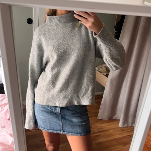 Stickad tröja - Skön stickad tröja. Använt skick