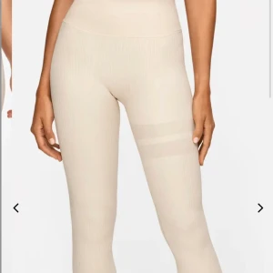 Stronget tights - Skriv för mer info💕