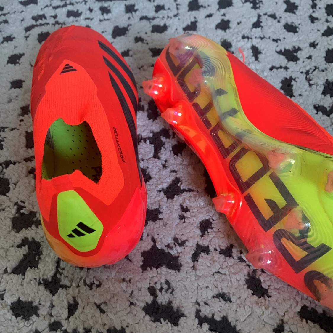 Helt nya predator skor köpta på unisport  - 92