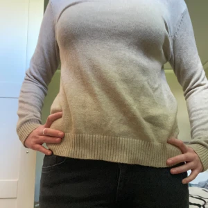 Stickad tröja  - Jätte fin stickad tröja från Vila, knappt använd❤️ Pris går att diskutera vid snabb affär ❤️