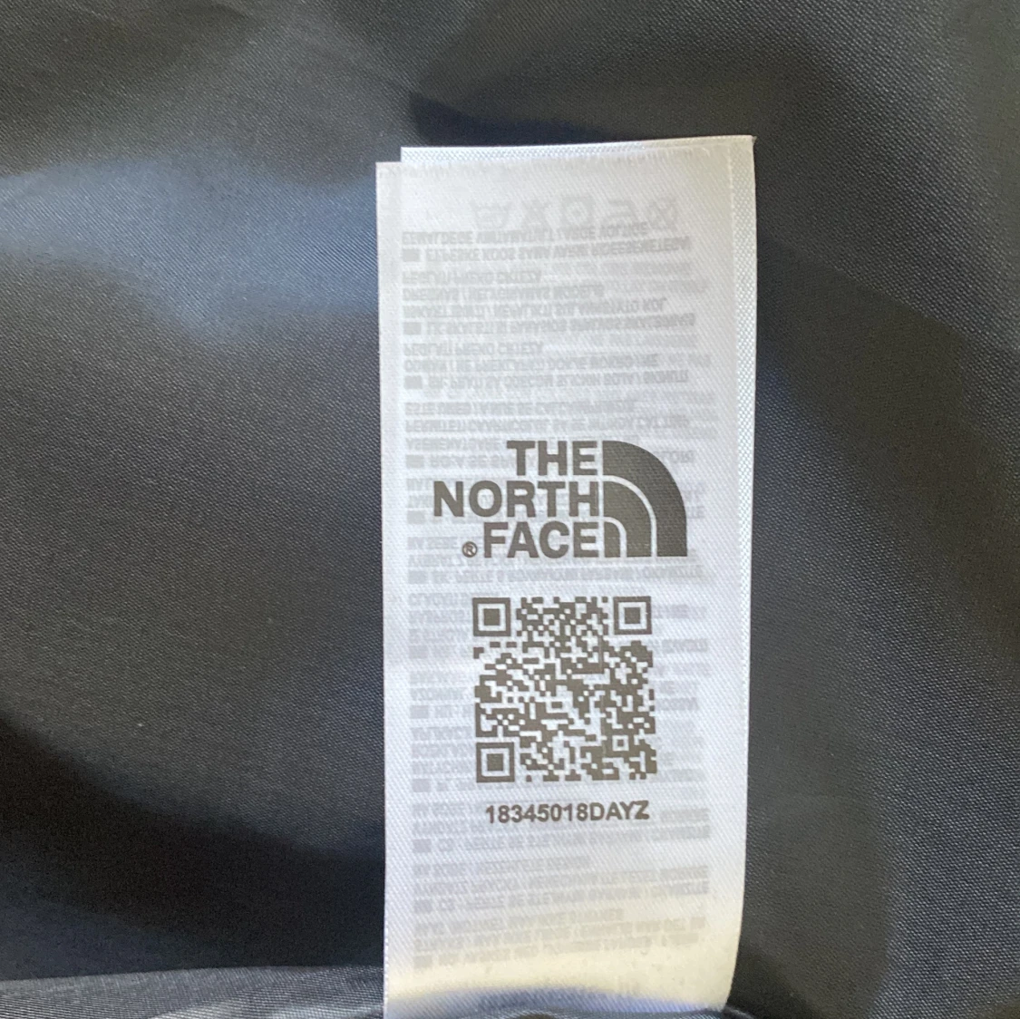 The North Face Windbreaker - 2