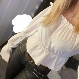 Topp - Jättesnygg topp från Nelly, säljer då jag inte använder längre. Den är ganska genomskinlig!