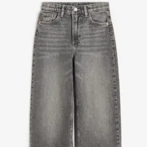 Ett par ljusgråa jeans från h&m! Aldrig använda, bara prövad. Storlek 34 ❣️ 