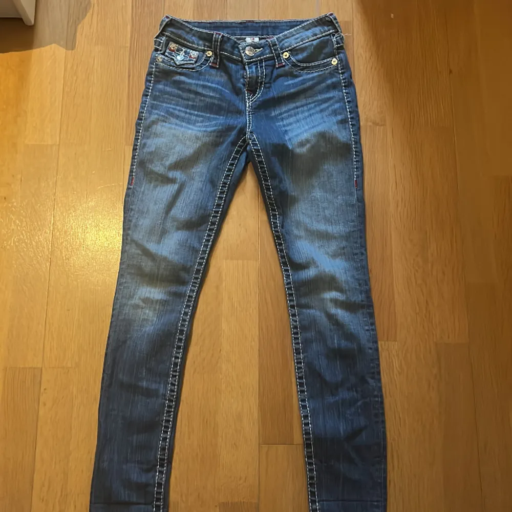 True religion jeans skinny model storlek 26. Condition 10/10. Pris kan diskuteras vid snabb affär. Jeans & Byxor.