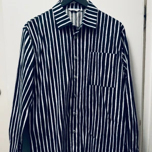 Marimekko Jokapoika shirt  - MARIMEKKO Jokapoika shirt  Size M Used 3 times Mint condition  Selling cause I need a smaller size 🤍