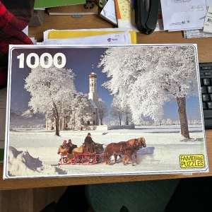 Pussel - 1000 bitar o 500bitar säljs tillsammans för 250kr kan även säljas enskilt.