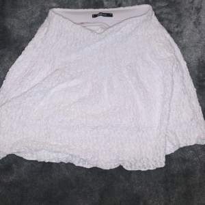 Vitt kjol från Gina tricot 