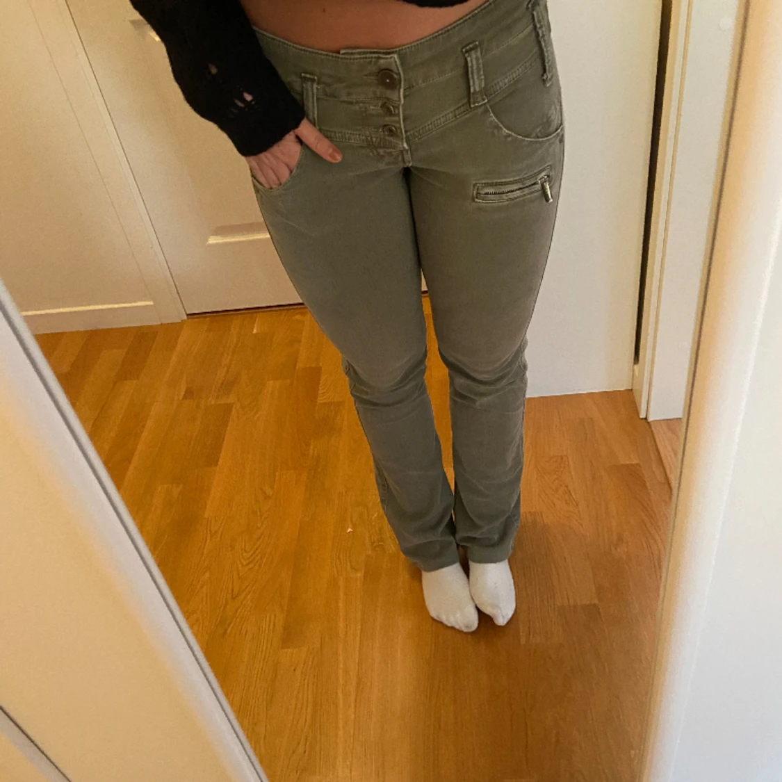 Lågmidjade bootcutjeans