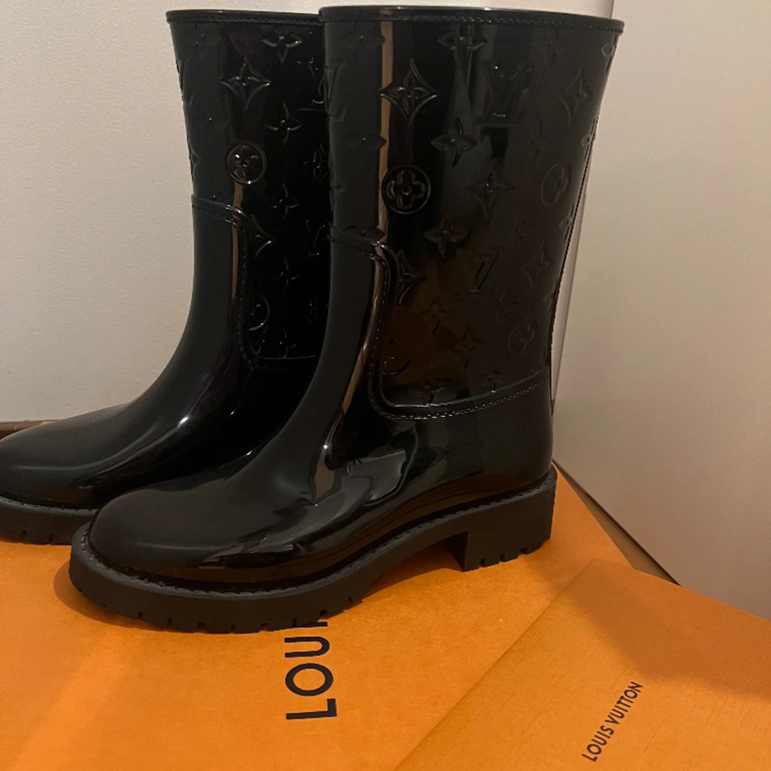 Louis Vuitton boots - 90