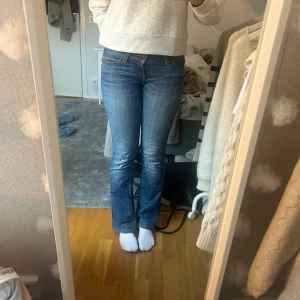 low waist Levis jeans!! - Snyggaste jeansen! Dessa Levis jeans är så snygga, men de kommer aldrig till användning. (Pris kan diskuteras) 💗