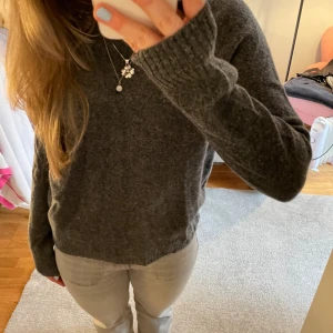 Stickad tröja  - Supersnygg stickad tröja från Levis så bra kvalite