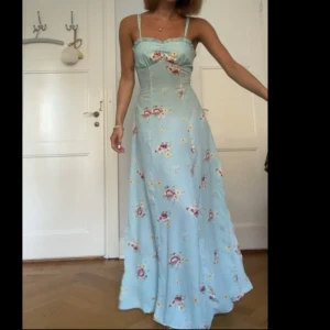 Sommarklänning - Storlek 34