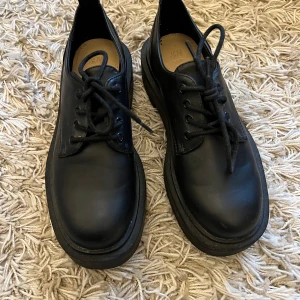 Lofers  - Svarta lofers från H&M, bara använda 1 gång.