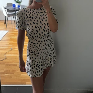 sommarklänning - använd några gånger förra sommaren