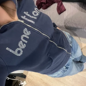 Kofta - Y2k typ??? Står benetton ingen aning va de är