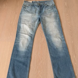 Dondup jeans  - Säljer nu dem här dondup jeansen i en limiterad modell, storlek 30 pris 599