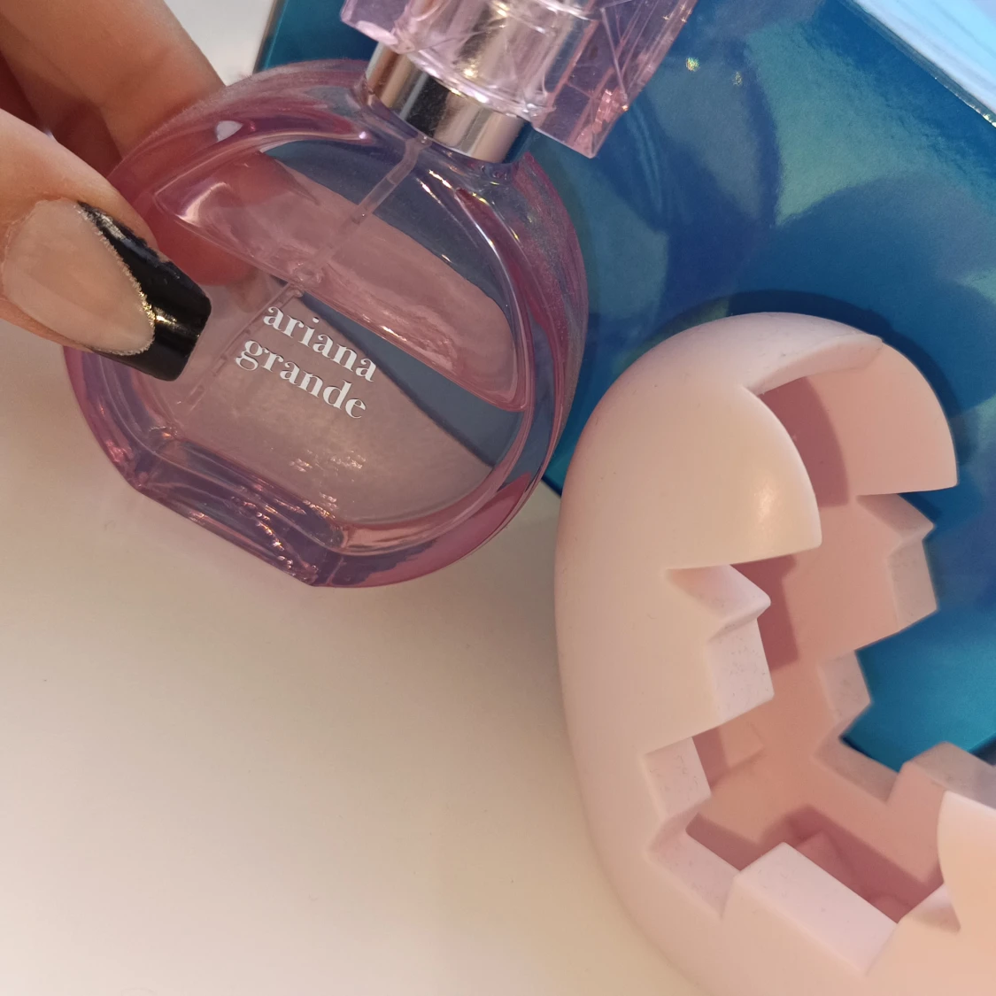 Ariana grande Thank you next perfume - 90