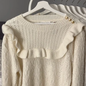 Stickad - Super fin stickad tröja som tyvärr inte kommer till användning💗Bra skick