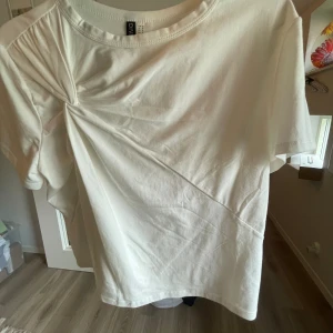 Cool T-shirt från HM - Cool T-shirt från HM. Aldrig använd