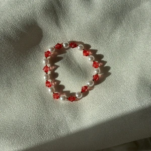 Handgjort armband 🌸 - .