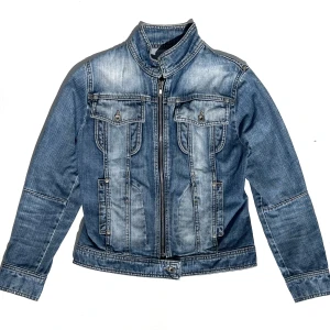DENIM JACKET - Jeansjacka  Storlek: S  Fint skick! 