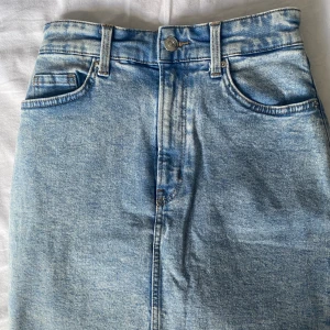 Jeans kjol - Mycket bra skick! Frakten ingår inte i priset!!🚚❌ (kan mötas upp i Uppsala)