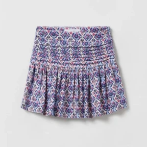 Zara kjol  - Fin kjol i bra skick. Inga skador förutom att dragkedjan kan vara lite trög. 