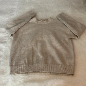 Tröja  - En fin stickad tröja 