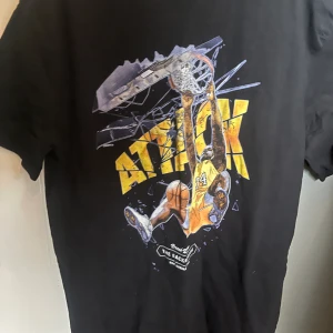 Svart t shirt  - Svart T-shirt storlek XL