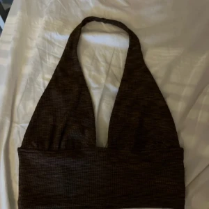 Brun topp - Aldrig använd, stretch material. 