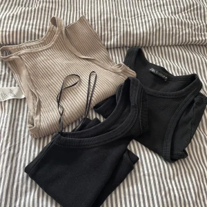 3 par linnen - Säljer tre linnen i par, 2 svarta från zara och ett ljust från hm, säljer för 10 kr styck, dem är gamla och har andnings väl, säljer alla tre för 30kr kontakta om du bara vill ha ett 