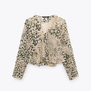 Zara blus - En jätte fin zara blus, har inte kommit till användning.💗💗