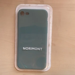 iPhone 8 mobilskal - Jättefint mobilskal Har varit i en låda så den ser lite smutsig ut🥲 Inte öppnad  Skriv vid funderingar!