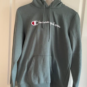 Champion hoodie - Oanvänd!  Fin grön Champion hoodie. 