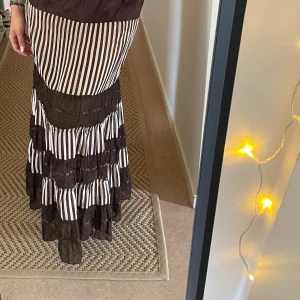 Low-rise long skirt - Long skirt that can be both low-rise and high-rise. Very light and perfect for summer!🌞🌿  Selling it because it’s not my style anymore :/  Let me know if you are interested💛
