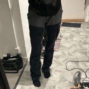 Friluftsbyxor - Perfekta friluftsbyxor för en scout eller bara någon som tycker om att vara ute mycket💕 Säljer då de inte används längre💕