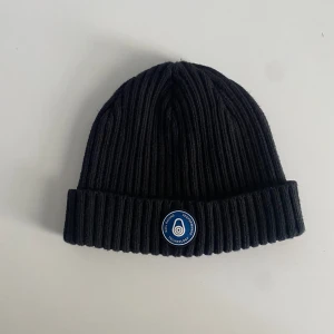 Sail racing - Mössa - Säljer en nyinköpt Sail racing mössa i utmärkt skick! 